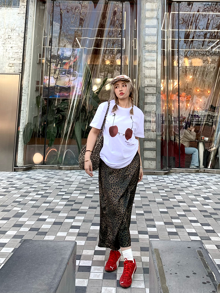 High-Waisted Slimming Leopard Print Skirt for Women - Versatile Loose Long Skirt for Spring/Summer 2025 Fashion High-Waisted Slimming Leopard Print Skirt for Women - Versatile Loose Long Skirt for Spring/Summer 2025 Fashion