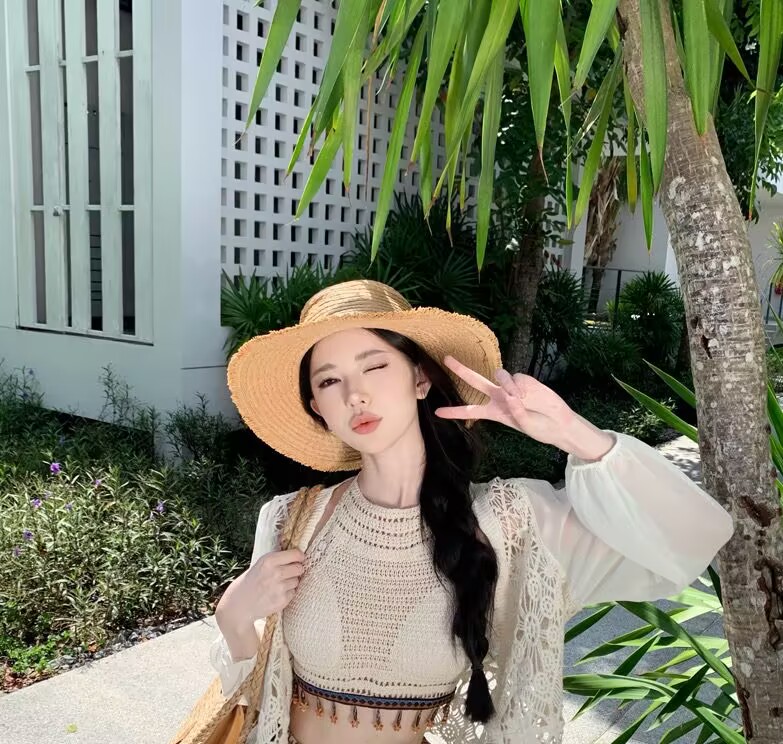 High-Waisted Split Wide-Leg Beach Pants for Women - Lightweight Sun-Protective Chiffon Vacation Trousers, Loose Draped Style High-Waisted Split Wide-Leg Beach Pants for Women - Lightweight Sun-Protective Chiffon Vacation Trousers, Loose Draped Style