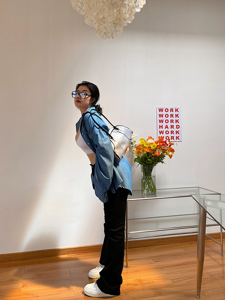 High-Waisted Straight Leg Pants for Women - Black Casual Slim Fit Jeans - Versatile Autumn 2024 Fashion Trend High-Waisted Straight Leg Pants for Women - Black Casual Slim Fit Jeans - Versatile Autumn 2024 Fashion Trend