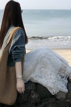 High-Waisted White Lace Tulle Half-Length Skirt for Women, Slimming A-Line Design, Summer 2025 Fashion, Perfect for Effortless Style