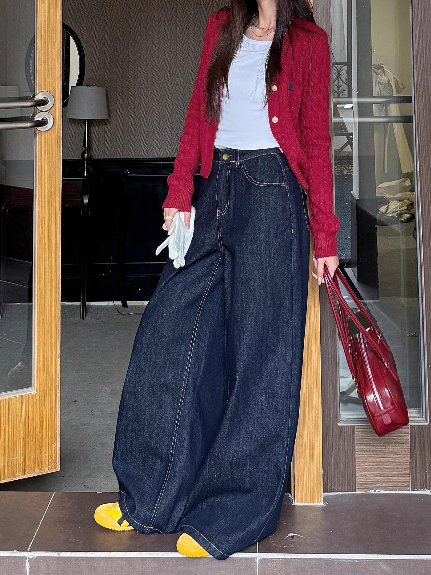 High-Waisted Wide-Leg Jeans for Women - Light Fabric, Deep Blue, Retro American Style, Casual Spring Fashion High-Waisted Wide-Leg Jeans for Women - Light Fabric, Deep Blue, Retro American Style, Casual Spring Fashion