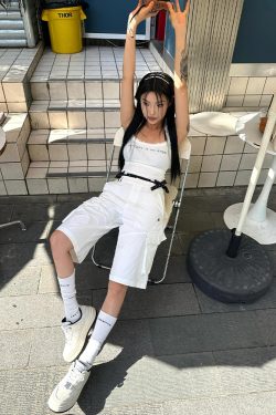 High-Waisted Women's Cargo Shorts - American Style Streetwear, Loose Casual Five-Point Summer Pants, Trendy White Straight-Leg Design