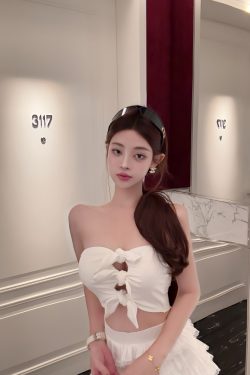 Hollowed-Out Slim Short Vest Top - Trendy Y2K Style Sleeveless Crop Top for Women