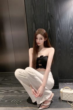 Hollowed-Out Slim Short Vest Top - Trendy Y2K Style Sleeveless Crop Top for Women