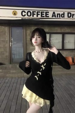 Irregular Butterfly Hollow-Out Halter Lace Dress – Women's Layered Two-Piece Set for Spring & Autumn, Sweet & Spicy Style