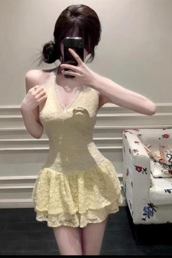 Irregular Butterfly Hollow-Out Halter Lace Dress – Women's Layered Two-Piece Set for Spring & Autumn, Sweet & Spicy Style