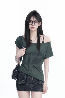 Irregular Off-Shoulder Short Sleeve T-Shirt for Women - Summer Sexy Slim Fit Top with Trendy 'Sit and Eat' Print