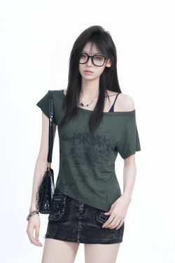 Irregular Off-Shoulder Short Sleeve T-Shirt for Women - Summer Sexy Slim Fit Top with Trendy 'Sit and Eat' Print