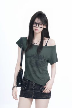 Irregular Off-Shoulder Short Sleeve T-Shirt for Women - Summer Sexy Slim Fit Top with Trendy 'Sit and Eat' Print