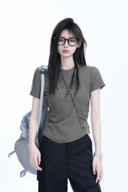 Irregular Pleated Slim Fit Short-Sleeved T-Shirt for Women - Trendy Casual Style