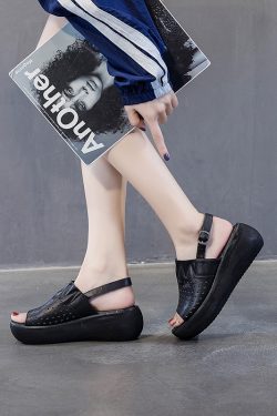 Italian-Style Hollow-Out Cowhide Retro Top Layer Muffin Fashion Top - 7cm Cool Outdoor Look