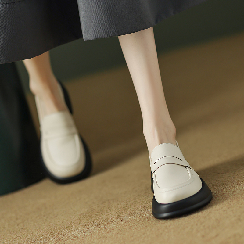 Italian-Style Soft-Soled Loafers - Comfortable Fashionable Shoes for Versatile Wear, 5 cm Heel, Perfect for Everyday and Casual Outfits Italian-Style Soft-Soled Loafers - Comfortable Fashionable Shoes for Versatile Wear, 5 cm Heel, Perfect for Everyday and Casual Outfits