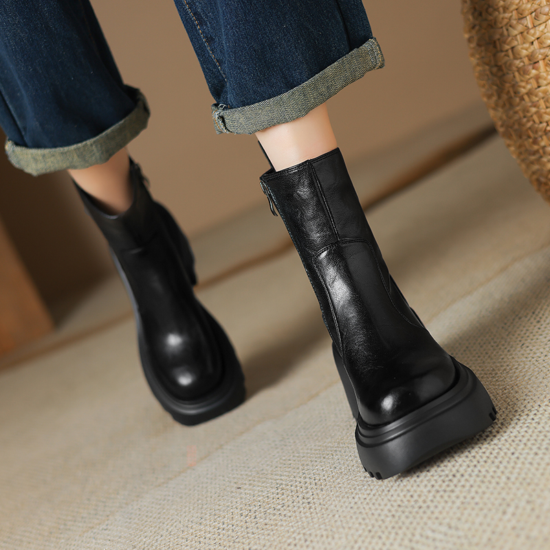 Italian-Style Soft-Soled Non-Fatiguing Thick-Soled Martin Boots for Women in Genuine Leather - 8 cm Height Italian-Style Soft-Soled Non-Fatiguing Thick-Soled Martin Boots for Women in Genuine Leather - 8 cm Height