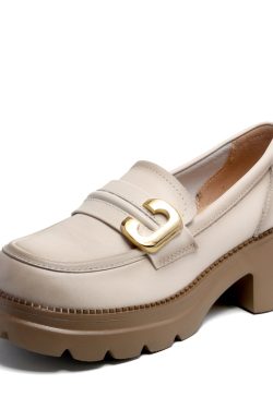 Italian-Style Soft-Soled Shoes with Metal Details – Comfortable Leather Footwear for All-Day Wear