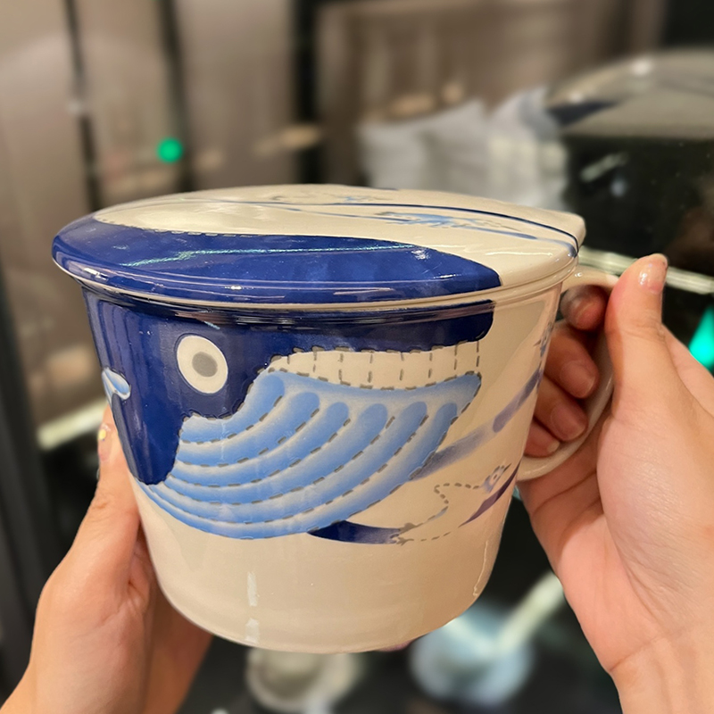 Japanese Hand-Painted Ceramic Noodle Bowl with Cute Cartoon Rabbit Handle and Lid - Perfect for Student Dorms and Home Decor Japanese Hand-Painted Ceramic Noodle Bowl with Cute Cartoon Rabbit Handle and Lid - Perfect for Student Dorms and Home Decor