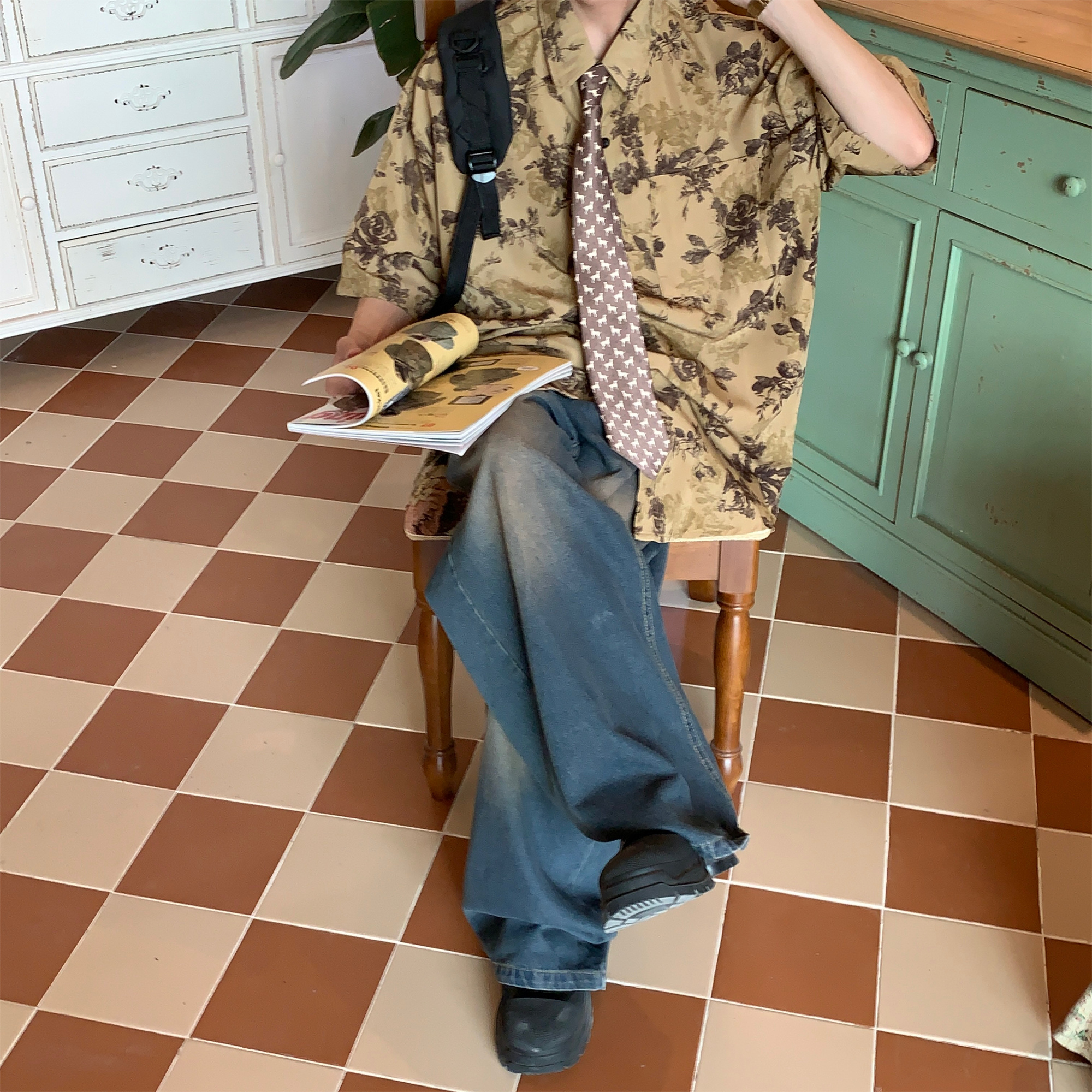 Japanese Retro Floral Print Short Sleeve Shirt - Summer Chic Hong Kong Style Casual Top for Effortless Y2K Fashion Japanese Retro Floral Print Short Sleeve Shirt - Summer Chic Hong Kong Style Casual Top for Effortless Y2K Fashion