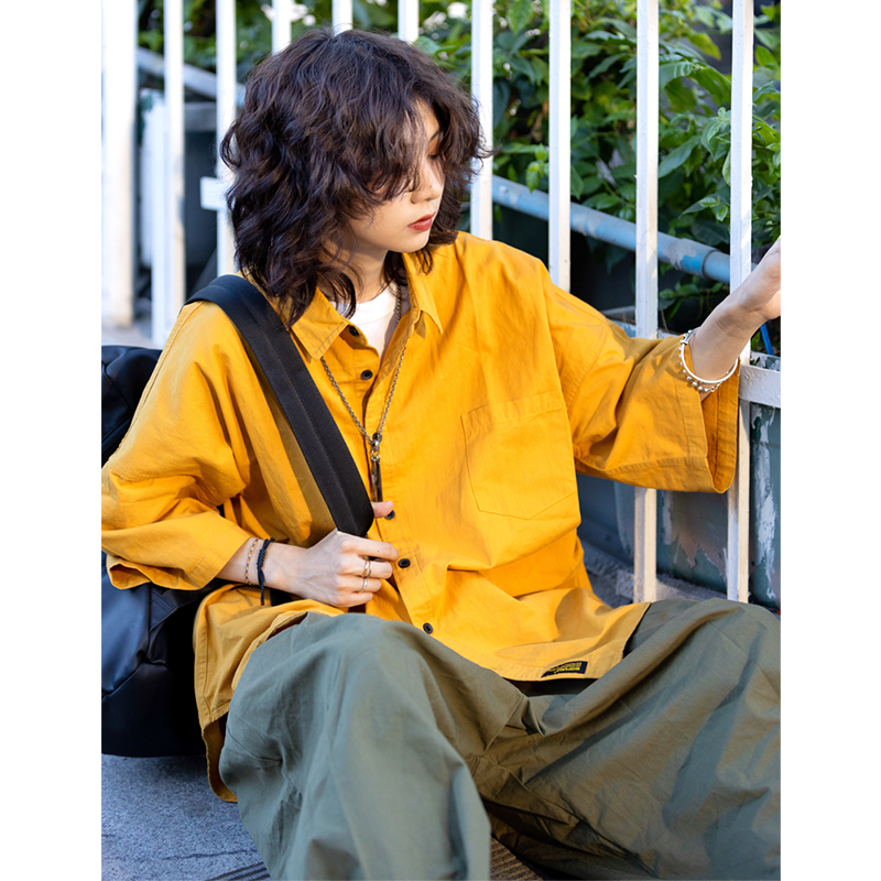 Japanese Retro Loose-Fitting Short-Sleeve Shirt for Men - Summer Trendy Fashion, Hong Kong Style, 90s Inspired Casual Wear Japanese Retro Loose-Fitting Short-Sleeve Shirt for Men - Summer Trendy Fashion, Hong Kong Style, 90s Inspired Casual Wear