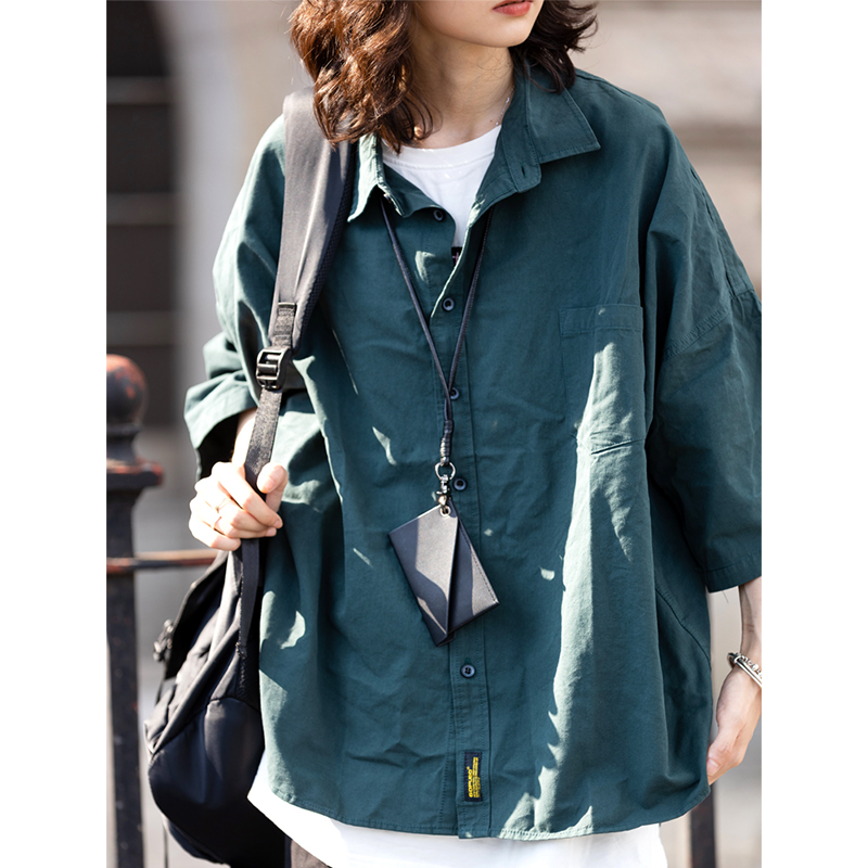 Japanese Retro Loose-Fitting Short-Sleeve Shirt for Men - Summer Trendy Fashion, Hong Kong Style, 90s Inspired Casual Wear Japanese Retro Loose-Fitting Short-Sleeve Shirt for Men - Summer Trendy Fashion, Hong Kong Style, 90s Inspired Casual Wear