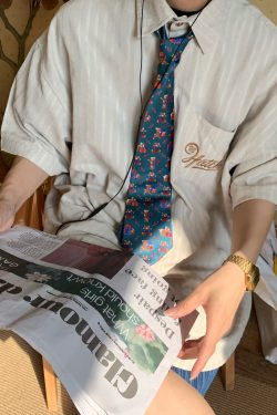 Japanese Retro Vertical Striped Short Sleeve Shirt for Summer - Versatile Hong Kong Style Couple's Half Sleeve Lazy Shirt