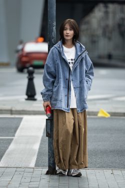 Japanese Retro Workwear Hoodie Jacket for Men - Loose Fit Denim Outerwear for Early Autumn