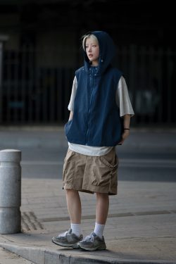 Japanese-Style Loose-Fitting Hooded Vest for Men - Casual Sleeveless Coat, Thin and Versatile for Y2K Fashion