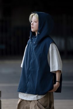 Japanese-Style Loose-Fitting Hooded Vest for Men - Casual Sleeveless Coat, Thin and Versatile for Y2K Fashion