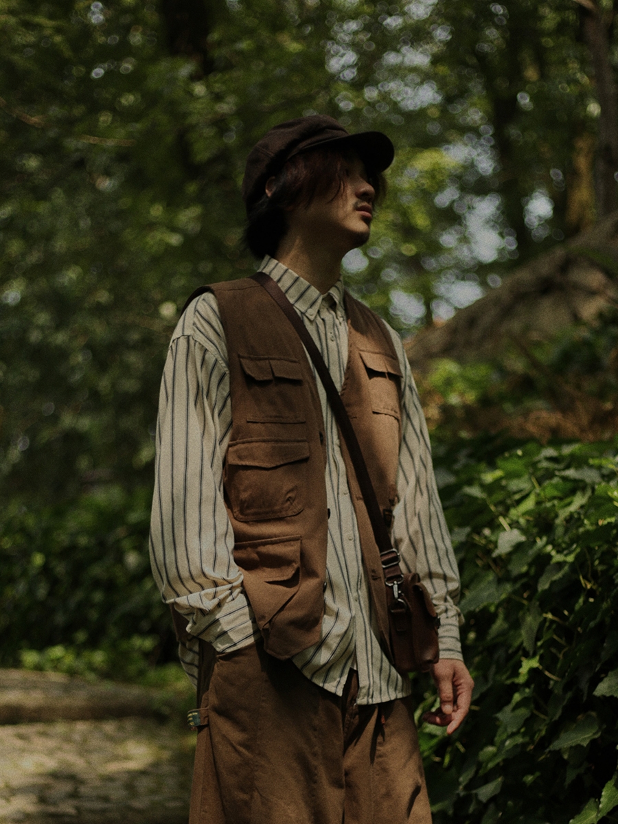 Japanese-Style Multi-Pocket Work Vest for Men - Retro Loose Sleeveless Functional Jacket, Urban Layered Fashion Japanese-Style Multi-Pocket Work Vest for Men - Retro Loose Sleeveless Functional Jacket, Urban Layered Fashion