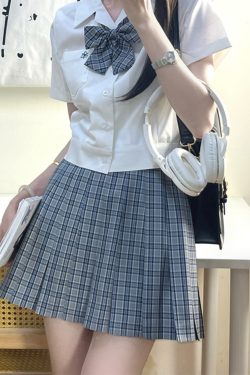 Japanese Style Pleated JK Skirt - Women's High Waist Slim Short Skirt, Luo Yan Pudding Bear Design, Y2K Aesthetic