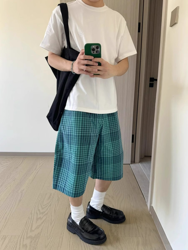 Japanese-Style Retro Blue Check Loose Shorts for Men and Women - Summer High Street Casual Five-Point Shorts, Couples' Versatile Fashion Japanese-Style Retro Blue Check Loose Shorts for Men and Women - Summer High Street Casual Five-Point Shorts, Couples' Versatile Fashion