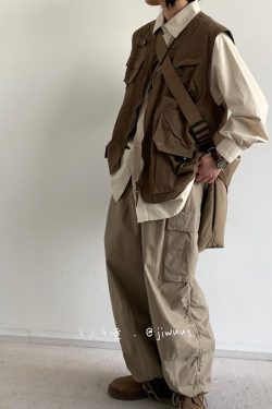 Japanese-Style Retro Multi-Pocket Vest for Men and Women - Casual Loose Sleeveless Layering Outerwear for Spring and Autumn