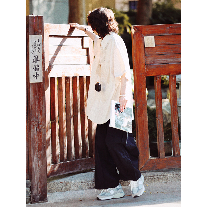 Japanese Style Retro Street Fashion Short Sleeve Shirt for Men & Women with Patch Pockets - Loose Fit Workwear Top Japanese Style Retro Street Fashion Short Sleeve Shirt for Men & Women with Patch Pockets - Loose Fit Workwear Top