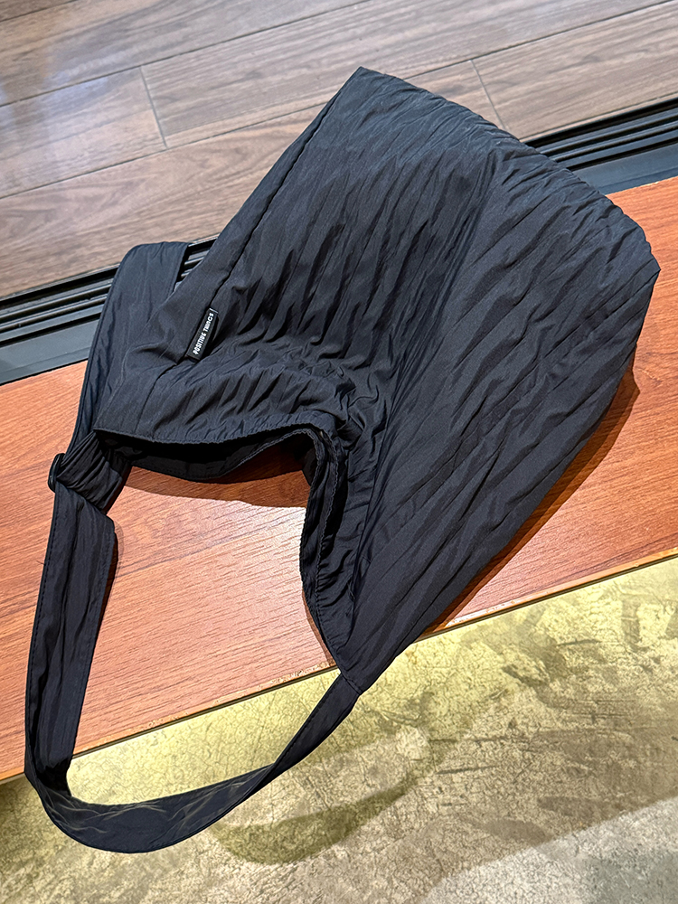 Japanese-Style Single-Shoulder Canvas Tote Bag for Women, Large-Capacity Wrinkled Design, Perfect for Class and Commuting Japanese-Style Single-Shoulder Canvas Tote Bag for Women, Large-Capacity Wrinkled Design, Perfect for Class and Commuting