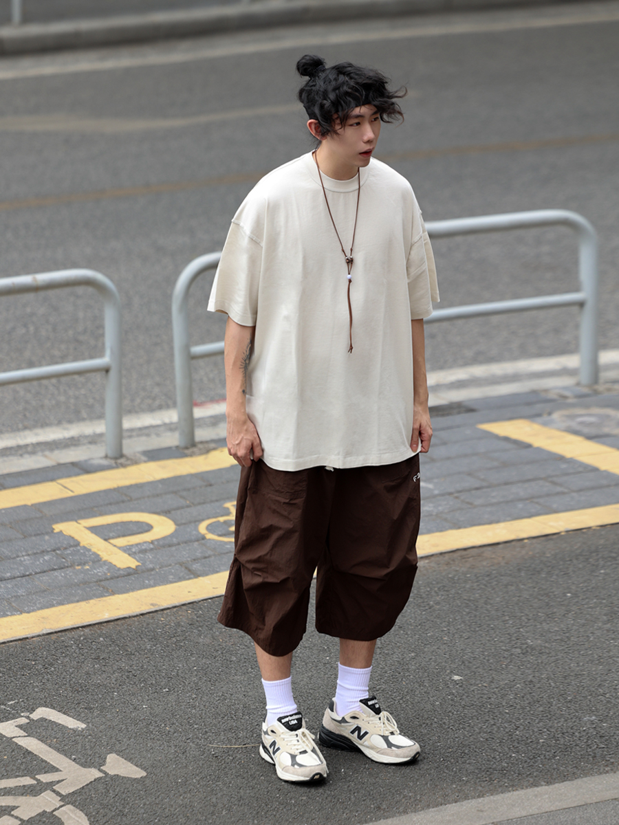 Japanese-Style Small Collar Short-Sleeve T-Shirt for Men - Casual Retro Tee with Hole Design, Loose Fit for Y2K and 90s Vibes Japanese-Style Small Collar Short-Sleeve T-Shirt for Men - Casual Retro Tee with Hole Design, Loose Fit for Y2K and 90s Vibes