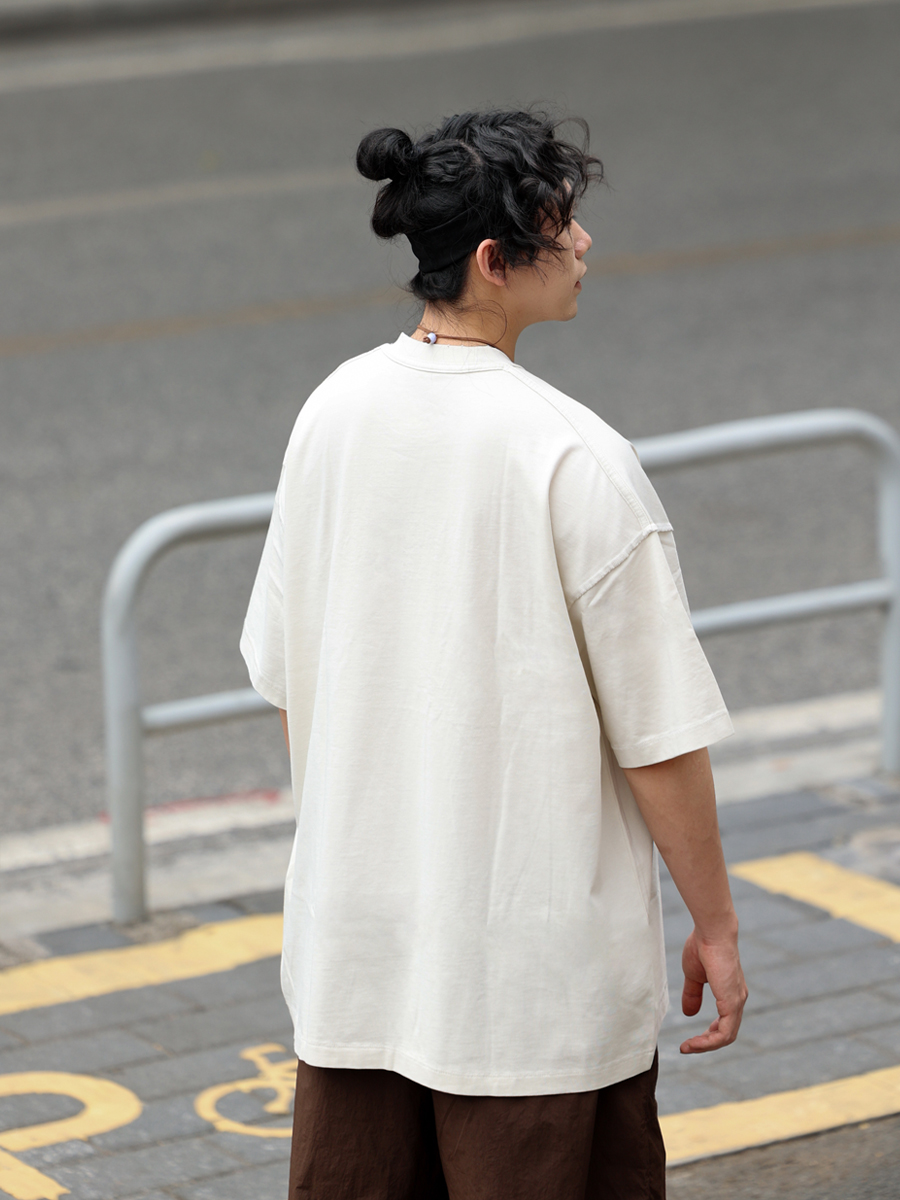 Japanese-Style Small Collar Short-Sleeve T-Shirt for Men - Casual Retro Tee with Hole Design, Loose Fit for Y2K and 90s Vibes Japanese-Style Small Collar Short-Sleeve T-Shirt for Men - Casual Retro Tee with Hole Design, Loose Fit for Y2K and 90s Vibes