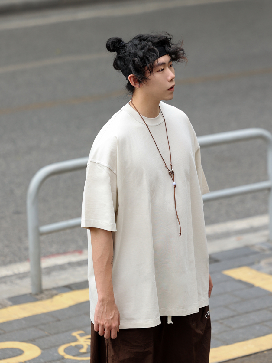 Japanese-Style Small Collar Short-Sleeve T-Shirt for Men - Casual Retro Tee with Hole Design, Loose Fit for Y2K and 90s Vibes Japanese-Style Small Collar Short-Sleeve T-Shirt for Men - Casual Retro Tee with Hole Design, Loose Fit for Y2K and 90s Vibes