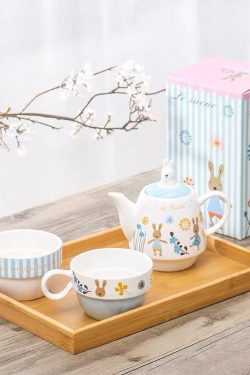 Japanese-Style Sugar Rabbit Ceramic Teapot Set with 2 Teacups and Filter - Cute Afternoon Tea Set for Two, Kids and Parents Tea Service