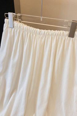 Japanese-Style Wide-Leg Pants for Women, Elegant Artistic Design with Elastic Waist and Layered Water-Soluble Lace Trim, Nine-Point Length