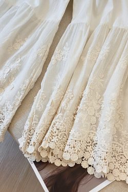 Japanese-Style Wide-Leg Pants for Women, Elegant Artistic Design with Elastic Waist and Layered Water-Soluble Lace Trim, Nine-Point Length