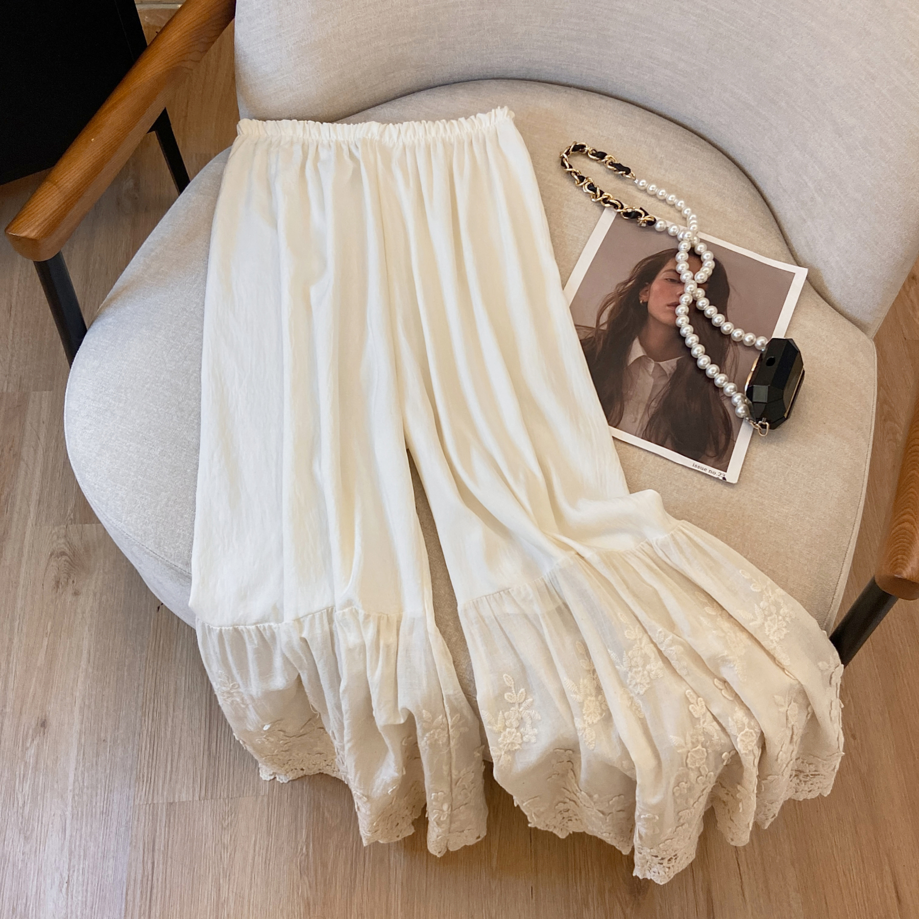 Japanese-Style Wide-Leg Pants for Women, Elegant Artistic Design with Elastic Waist and Layered Water-Soluble Lace Trim, Nine-Point Length Japanese-Style Wide-Leg Pants for Women, Elegant Artistic Design with Elastic Waist and Layered Water-Soluble Lace Trim, Nine-Point Length