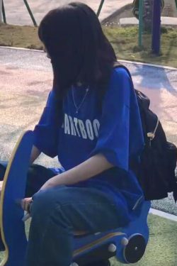 Klein Blue Oversized Short-Sleeve T-Shirt for Women - Summer Pure Cotton Top with Trendy Letter Design for Middle & High School Students