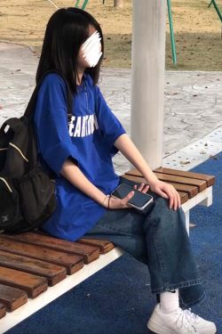 Klein Blue Oversized Short-Sleeve T-Shirt for Women - Summer Pure Cotton Top with Trendy Letter Design for Middle & High School Students