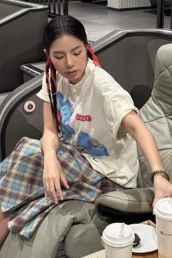 Korean Floral Graffiti Design Loose Fit Heavyweight Cotton Short Sleeve T-Shirt for Women - Casual Versatile Style