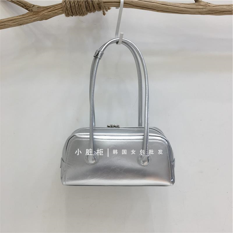 Korean Retro Bowling Bag - 2024 Spring Handheld Shoulder Underarm Boston Bag for Fashionable Niche Style Korean Retro Bowling Bag - 2024 Spring Handheld Shoulder Underarm Boston Bag for Fashionable Niche Style