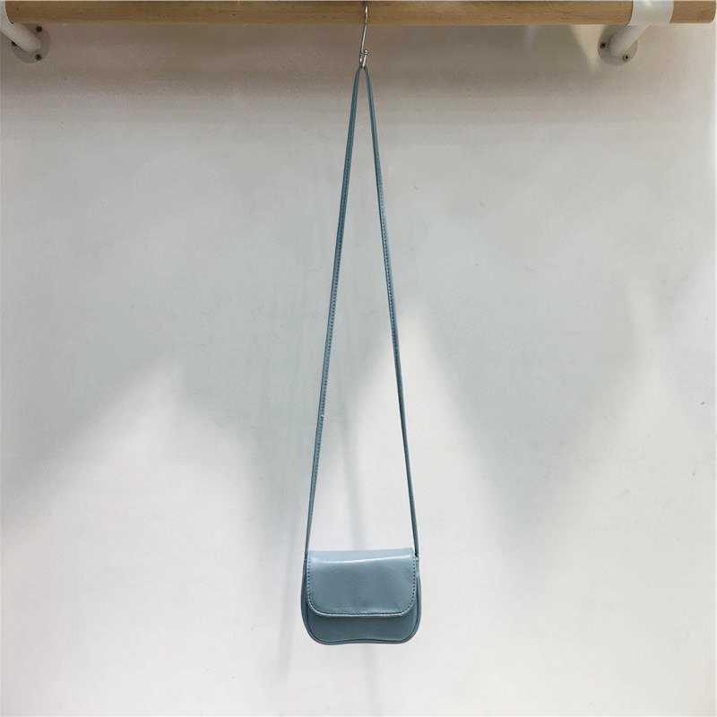 Korean Retro Mini Shoulder Crossbody Bag - Cute Small Square Design for Summer 2024, Fashionable Red Style Korean Retro Mini Shoulder Crossbody Bag - Cute Small Square Design for Summer 2024, Fashionable Red Style