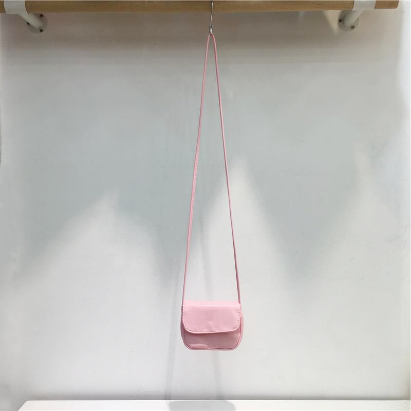 Korean Retro Mini Shoulder Crossbody Bag - Cute Small Square Design for Summer 2024, Fashionable Red Style Korean Retro Mini Shoulder Crossbody Bag - Cute Small Square Design for Summer 2024, Fashionable Red Style