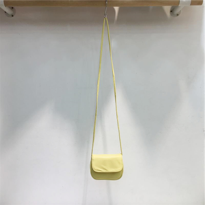 Korean Retro Mini Shoulder Crossbody Bag - Cute Small Square Design for Summer 2024, Fashionable Red Style Korean Retro Mini Shoulder Crossbody Bag - Cute Small Square Design for Summer 2024, Fashionable Red Style