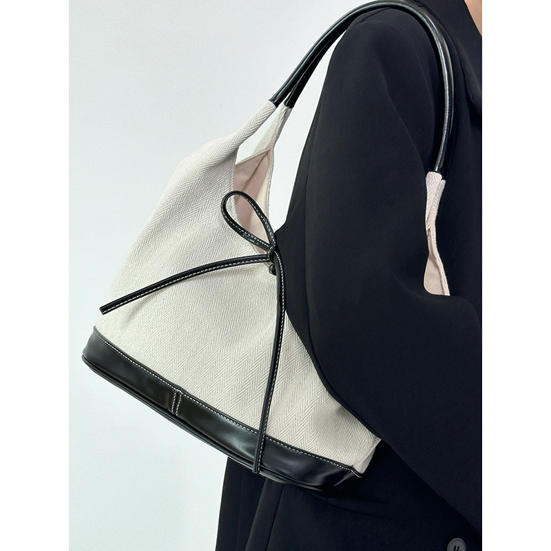 Korean Retro Patchwork Canvas Tote Bag - Versatile Large Capacity Shoulder Handbag for Commuters Korean Retro Patchwork Canvas Tote Bag - Versatile Large Capacity Shoulder Handbag for Commuters