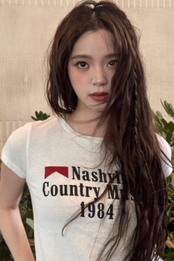 Korean Retro Sports Digital Print Fitted Cotton Top – Short Sleeve Slim Fit for a Stylish Instagram Look