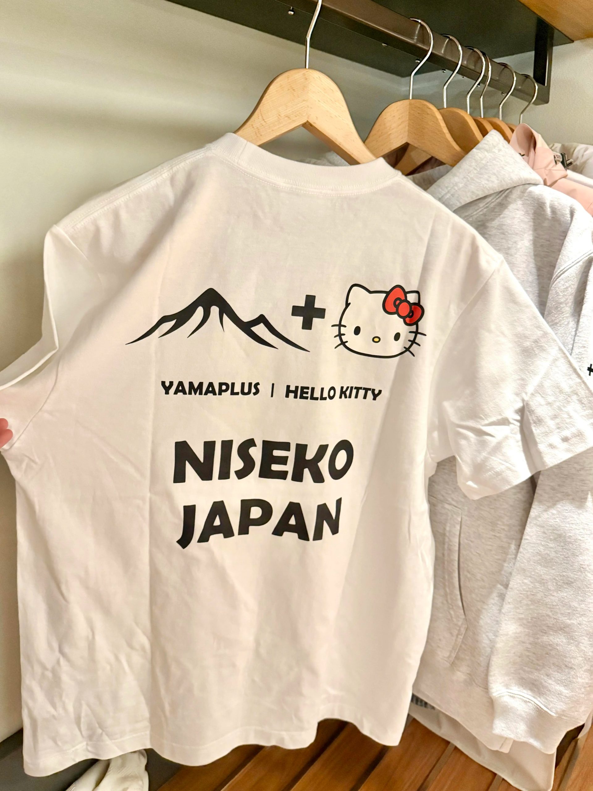 Korean Style 25SS Casual Loose Kitty Print Round Neck Short Sleeve Cotton T-Shirt - Versatile Fashion Staple for Every Wardrobe Korean Style 25SS Casual Loose Kitty Print Round Neck Short Sleeve Cotton T-Shirt - Versatile Fashion Staple for Every Wardrobe