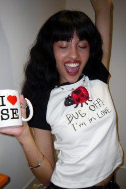 Korean Style Beetle Cartoon Print Color-Blocking Short-Sleeve Slim-Fit High-Stretch Cotton T-Shirt for Trendy Casual Wear